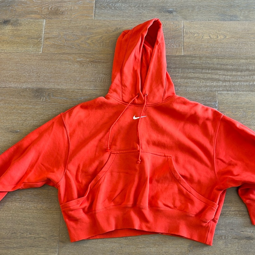 Women’s nike cropped red hoddie